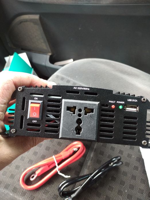 Инвертор 2000 W  . Доставка по городу