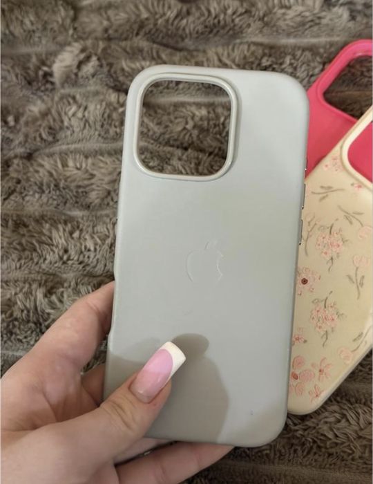 Чохли на iphone 16 pro