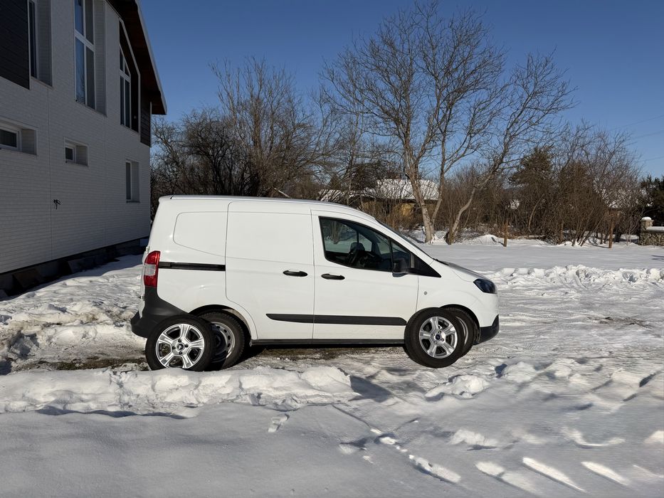 Продам Ford Transit Courier 2022