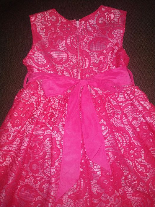 Нарядное красивое летнее платье