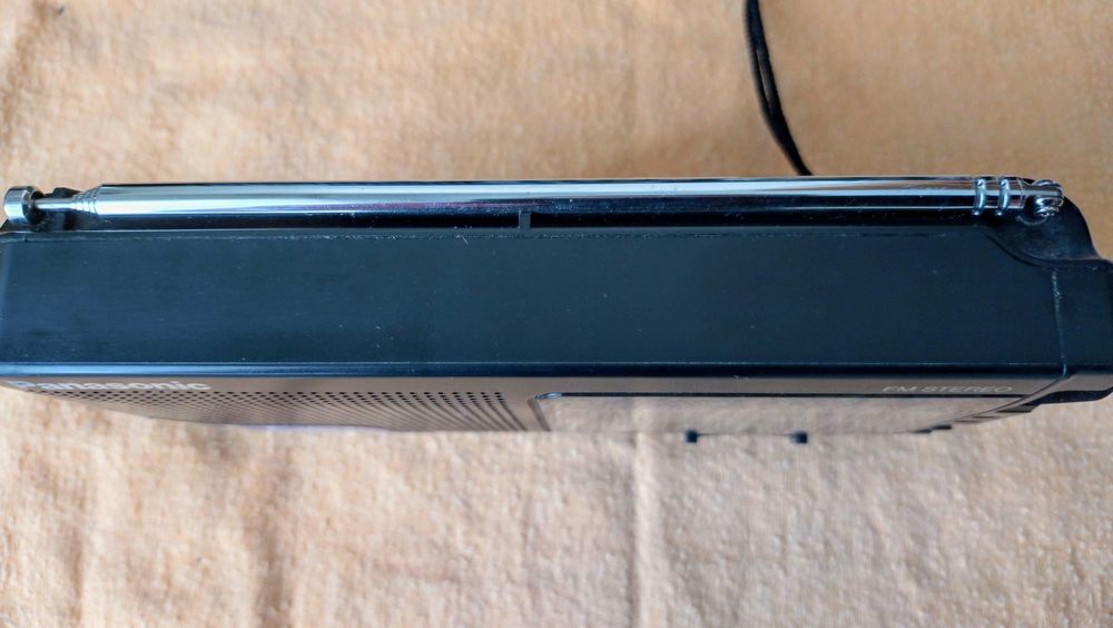 Radio Portatil Panasonic RF-B11 12 Bandas