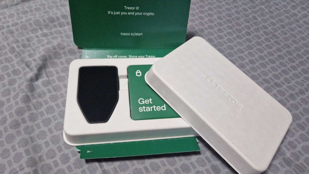 Криптo- кошелек Trezor safe 5