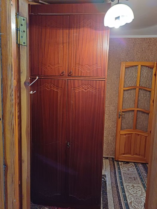 Отдам шкаф,кровать, комод.