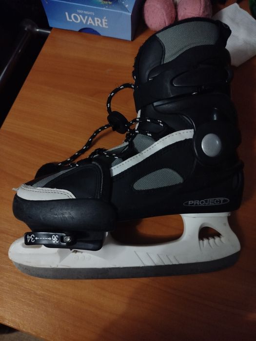 Льодові ковзани бренду Project.