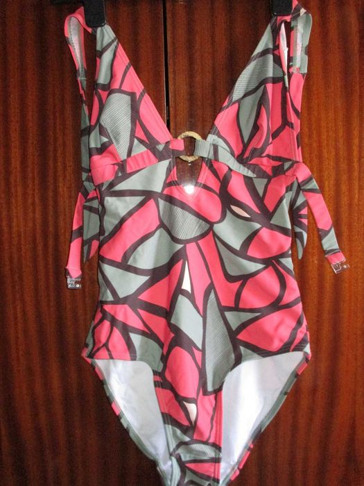 сдельный купальник