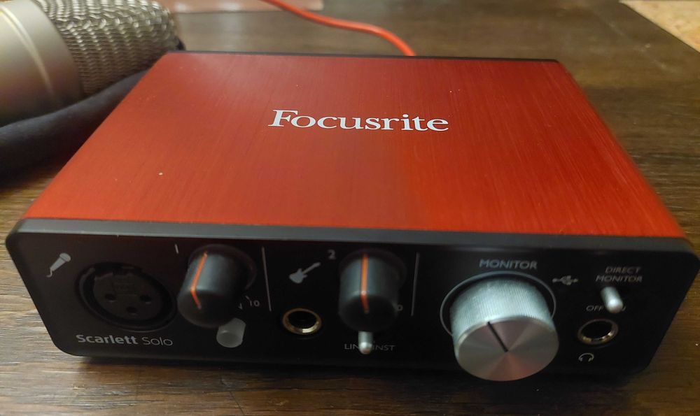 Focusrite Scarlett interface + mikrofon Rode NT1 A