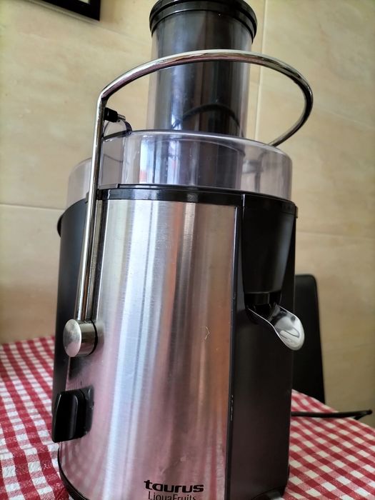 Máquina  de sumos Taurus