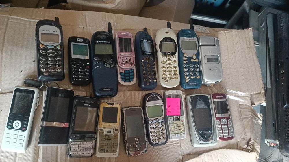 Продам телефони б у