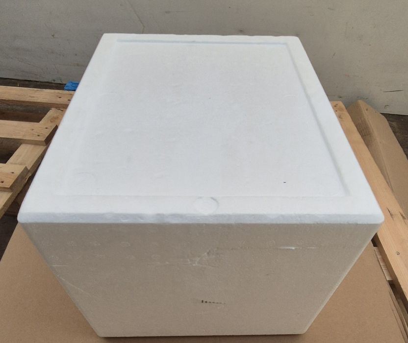 Pudełka styropianowe stan bardzo dobry