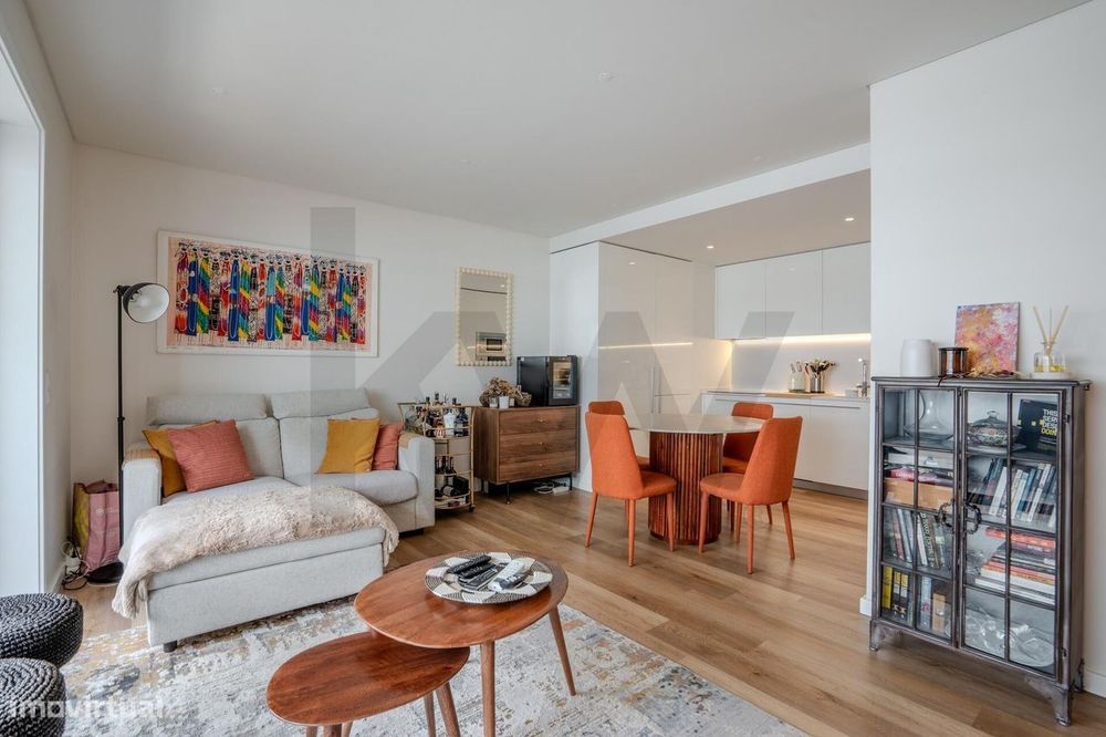T2 para Arrendar no Avenida Altear | Piscina no Rooftop · Garagem com