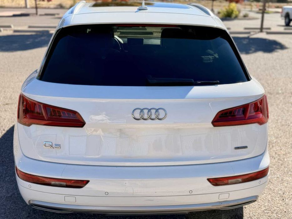 Audi Q5 quattro Premium Plus      2019