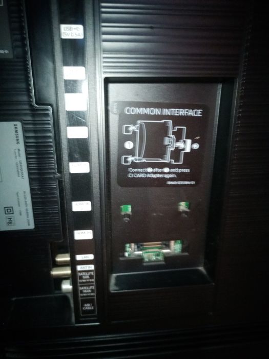 Sprzedam tanio duży płaski telewizor SAMSUNG 65 Cali uszkodzony