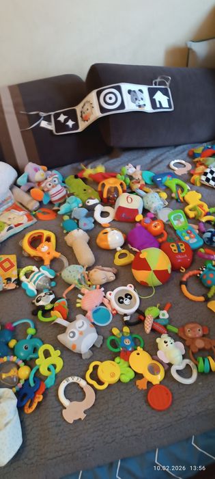 Zabawki grzechotki dla niemowlaka