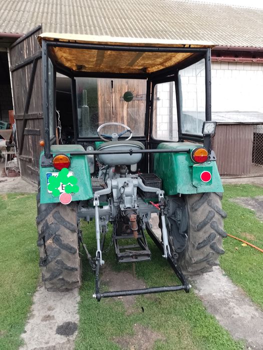 Ciągnik C 330  4011