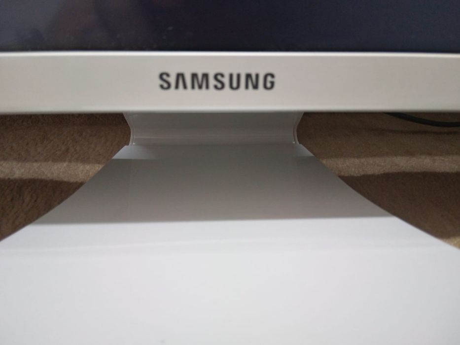 Smart TV Samsung 48 cali Curved-Zakrzywiony 4K UltraHD DVB-T2 HEVC Wi-Fi Bluetooth