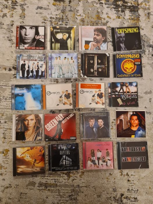 Vendo CDs anos 2000