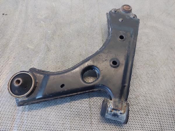 Braço de suspensão frente direito OPEL Corsa D