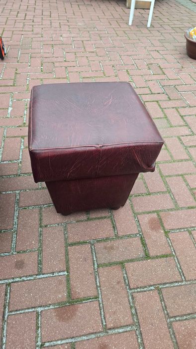 2 fotele PRL klubowe + 2 pufy ekoskóra bordo do renowacji