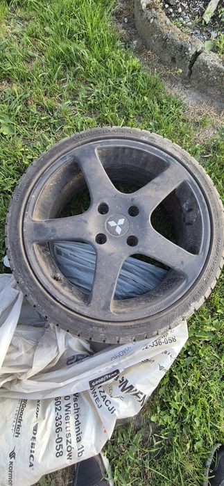 Opony letnie 205/40 R17 z  czarnymi felgami do mitsubishi