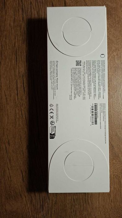 APPLE Watch SE 3 GPS 44 mm Meia-noite Alumínio com Bracelete Desportiva Meia-noite (Tamanho S/M) - Novo e Lacrado