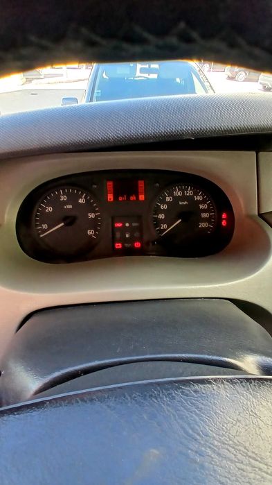 Vendo Renault Trafic 1.9  82 cv. Ano 2005