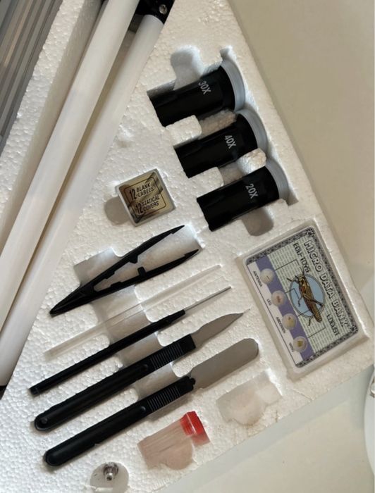 conjunto educacional de microscópio 900X e astronômico telescópio