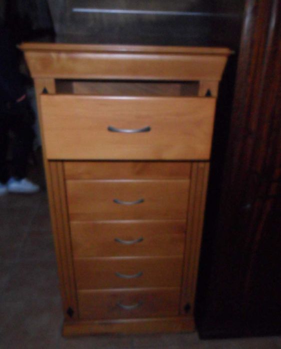 Camiseiro / móvel de apoio