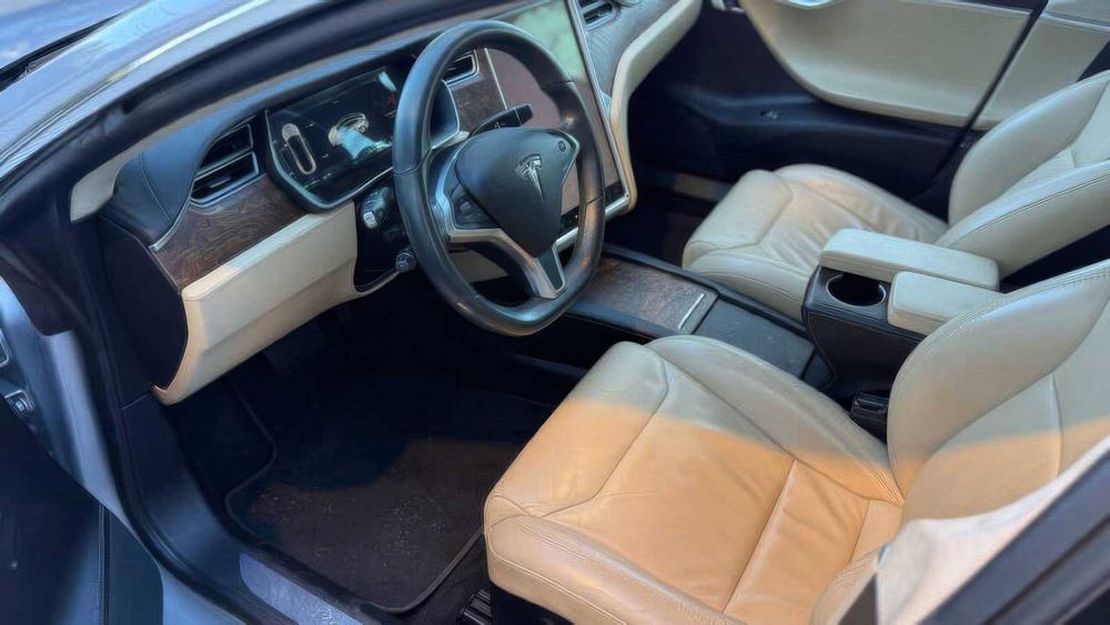 Tesla Model S 75      2017