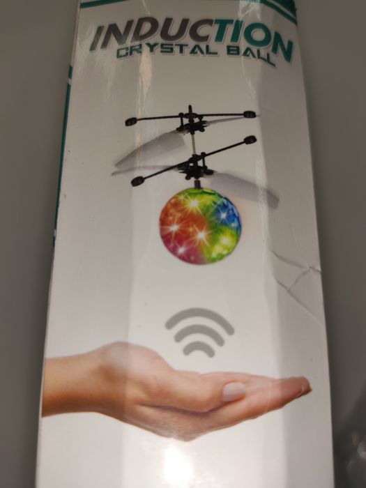 Вертоліт іграшка що літає