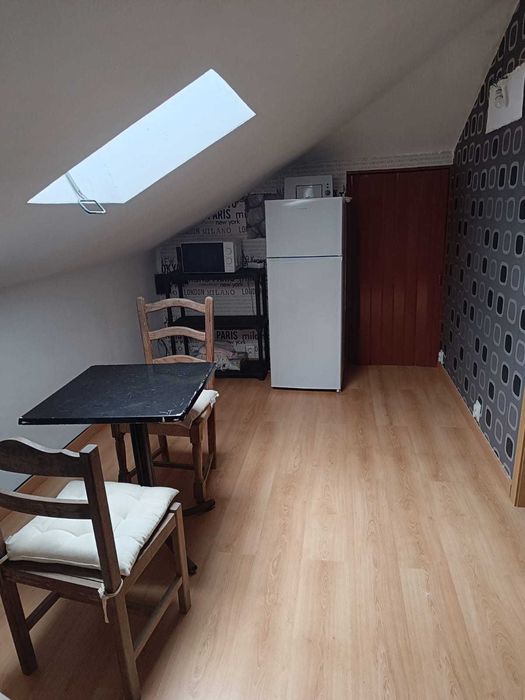 QUINTA DO CONDE - Av. 1º de Maio - Quarto para Alugar
