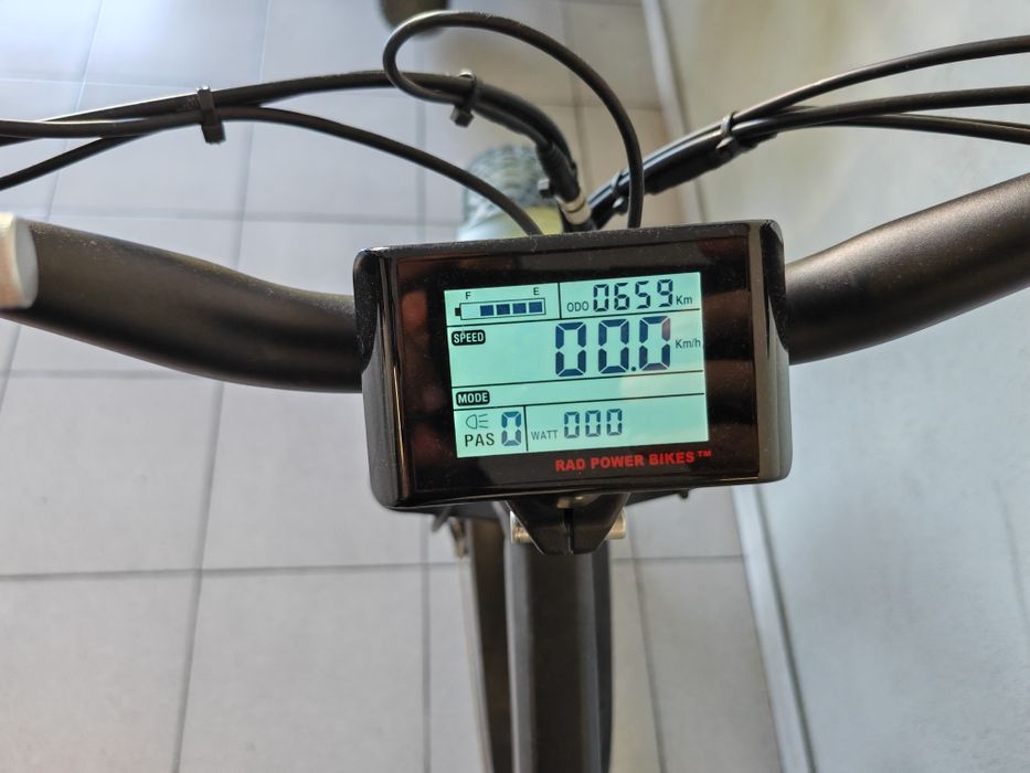 Bicicleta elétrica - RAD POWER "Fatbike"