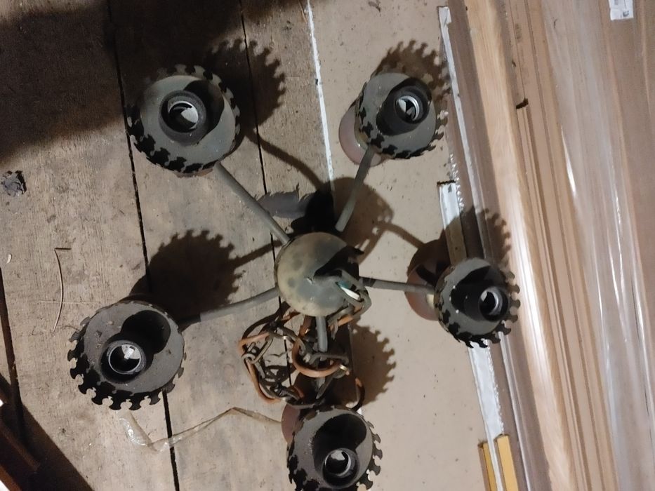 Stara lampa. Żyrandol.