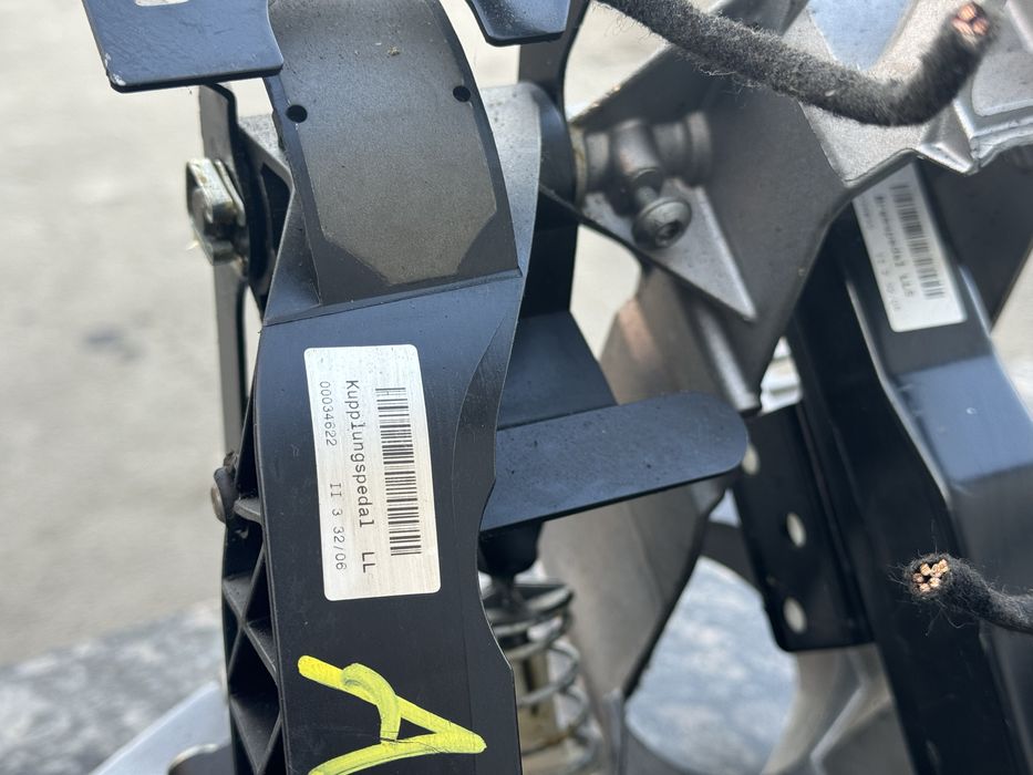 Педалі Audi a6 c6 механіка газ тормоз щеплення ауді а6 с6 педалі ауді