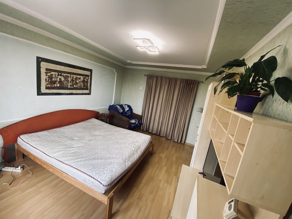 Здаю в довгострокову оренду