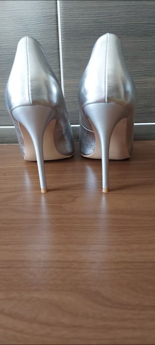 Туфлі лодочки на каблуку