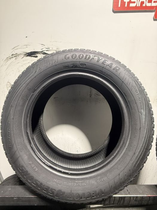 Opona całoroczna Goodyear 185/65 R15 Vector 4Seasons #W2328 używana