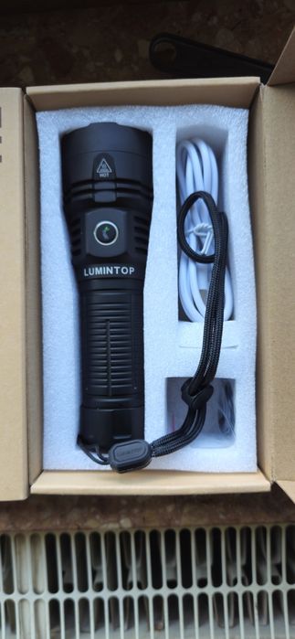 Latarka Lumintop W2