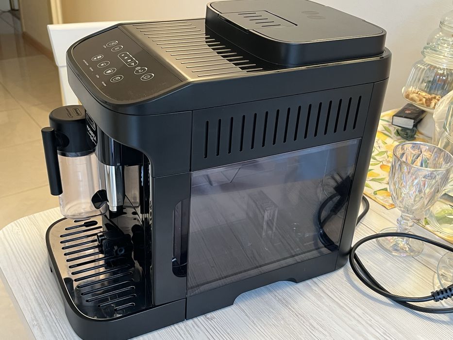 Кавоварка Delonghi Magnifica Evo