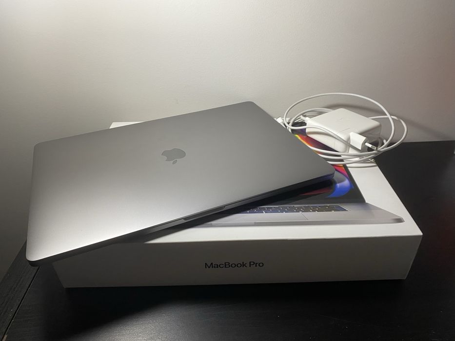 Macbook Pro 16’ i7 512GB