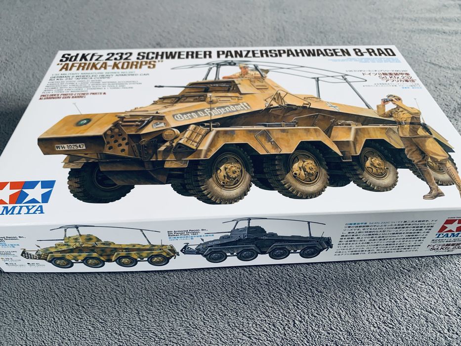 Pojazd Sd.Kfz.232 Schwerer Panzerspahwagen Afrika Korps Tamiya 35297