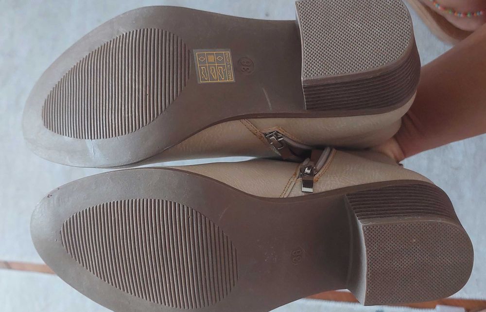 Botins bege novos 37