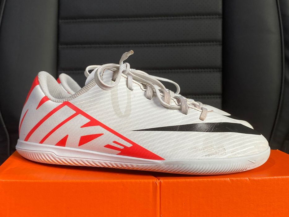 Nike Mercurial 36 (23cm) Buty piłkarskie halówki