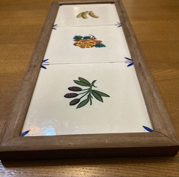 Painel de 3 azulejos antigos com caixilho