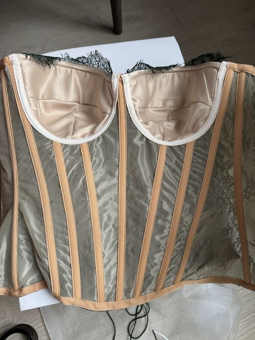 Продам новий корсет !! Розмір С — чашка 75Д