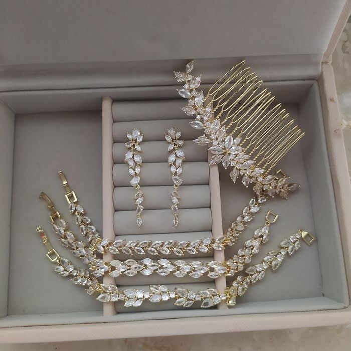 Złoty komplet kolczyki, grzebyk, bransoletka z kryształkami ślubne
