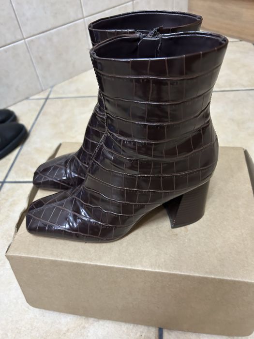 Botas castanhas da Mango