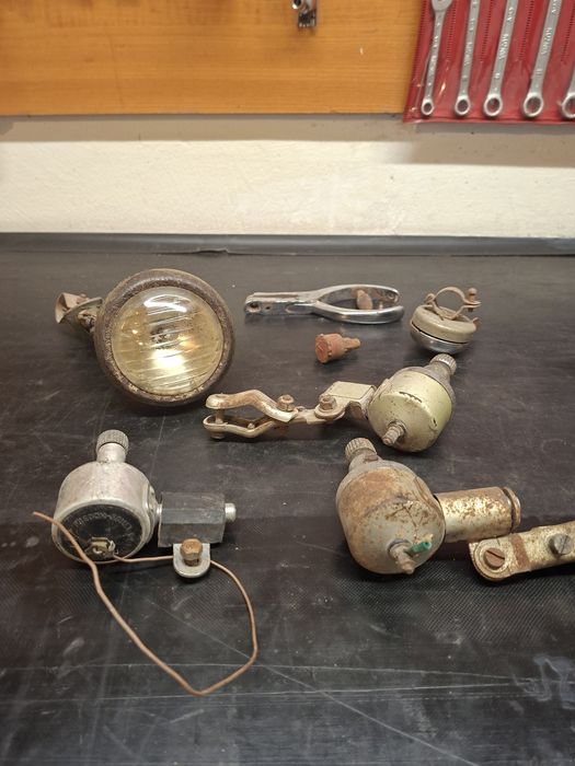 Stare części do roweru, lampa, dynamo