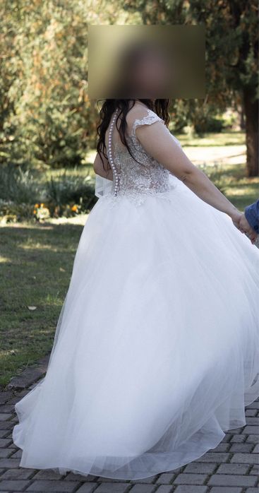 Продаж весільної сукні