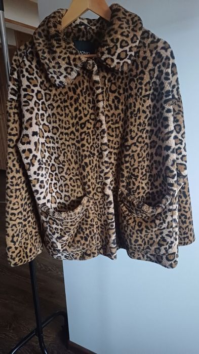 Стильна жіноча шубка