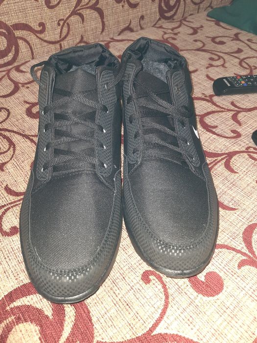 Кросівки утеплені зимові 45р 29см устілка